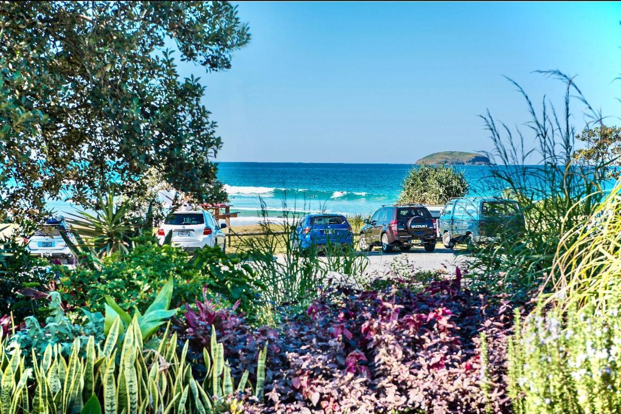 Arthouse Beachfront Accommodation Emerald Beach Exterior foto