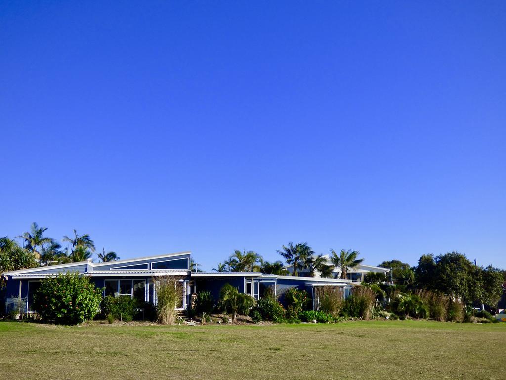 Arthouse Beachfront Accommodation Emerald Beach Exterior foto